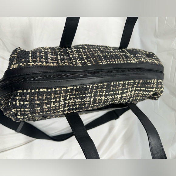 Away Black & White Women Bag Carry On 16 inches - Picture 9 of 14